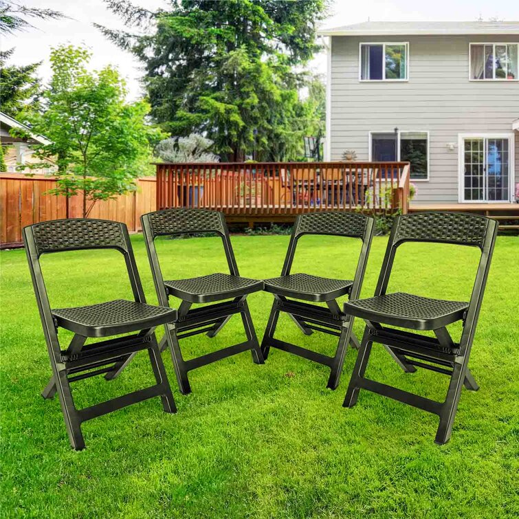 Green folding garden discount chairs